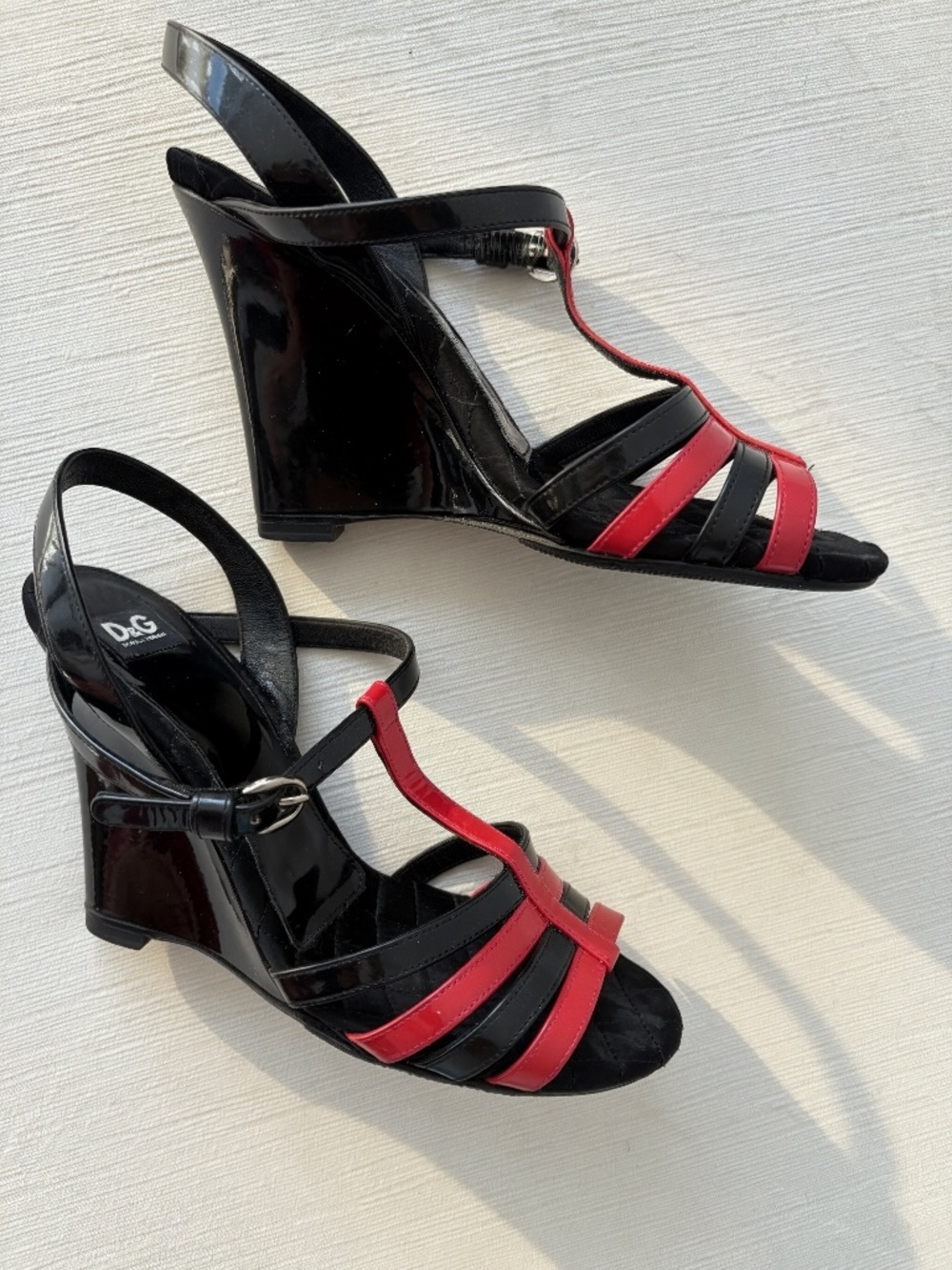 D&G Dolce & Gabbana Y2K Red Black Patent Leather Wedge Sandals US 7.5-8 - Picture 2 of 8